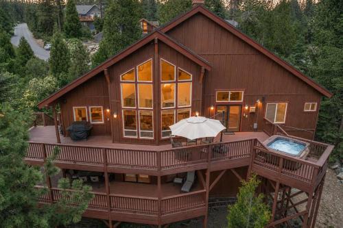 Shaver Dreamin - Mountain Views, Hot Tub Nights