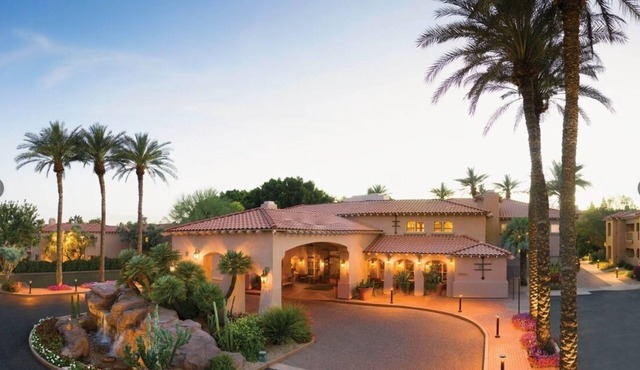 Sheraton Desert Oasis Resort 1 BR Villa - 12 min. walk to TPC golf Feb 6 - Feb 9