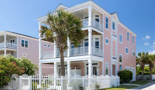Shore Beats Workin', Almost Oceanfront House in Pine Knoll Shores, NC!