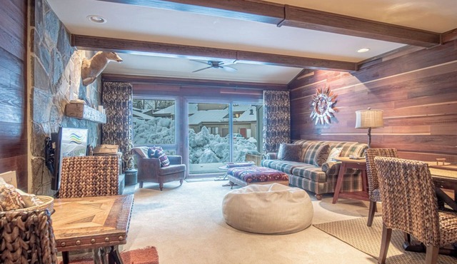 Ski-in/Ski-out to Baldy + Outdoor Pool