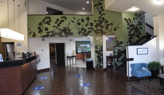 Sky Harbor Airport Inn