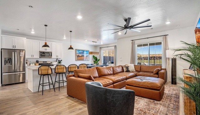 Skyline 1682, Hot Tub, Xbox, Ping Pong Table, Basketball Arcade, & Community Amenities!