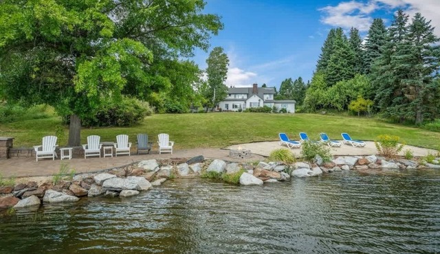 Sleeps 20 People! Waterfront Home with Dock & A/C