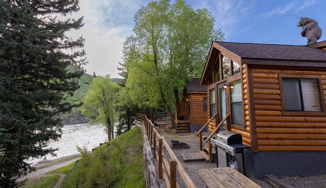 Snake River Cabin Village