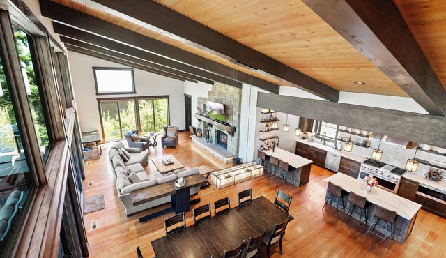 Snowghost Chalet True Ski-In/Ski-Out Luxury Retreat Hot Tubs, Steam Room, Views