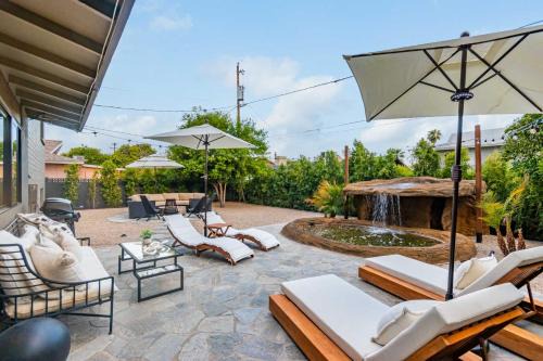 SolaNova Designer Oasis with Cocktail Pool & Theater