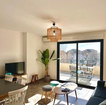 Spacious 3-room apartment with Large Terrace