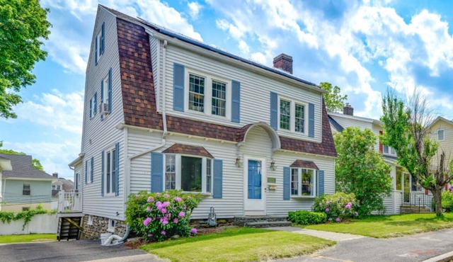 Spacious 4-bedroom, 2 bathroom house with WIFI in charming Worcester
