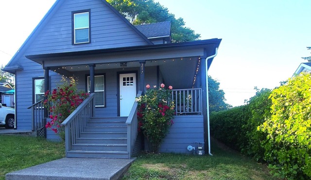 Spacious 4 bedroom home in the heart of camas!