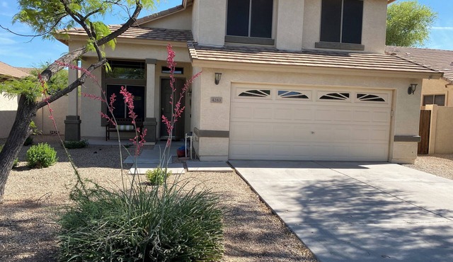Spacious 4-bedroom house in Gilbert with AC