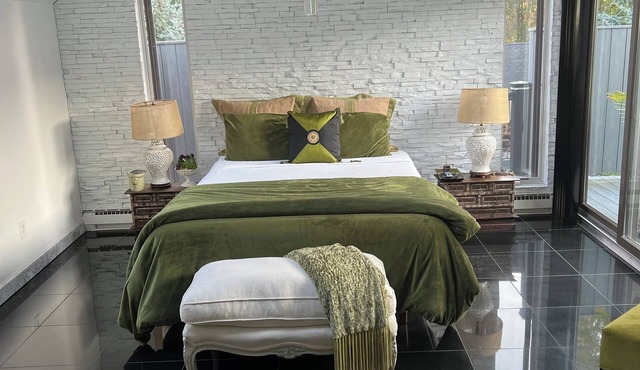 Spacious 4-bedroom Modern Architecture Cozy Getaway with Fitness Room, WiFi