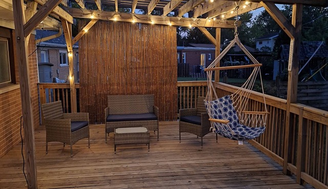 Spacious 4-bedroom house in charming Des Plaines with AC, WiFi