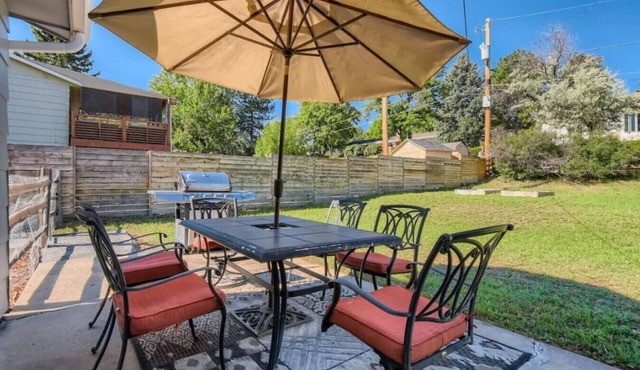 Spacious 4BR Retreat Sleeps 10 Family-Friendly