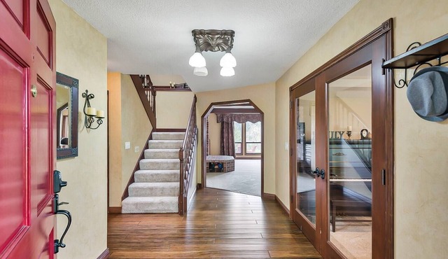 Spacious 5-bedroom house in charming Battle Ground with WiFi, AC