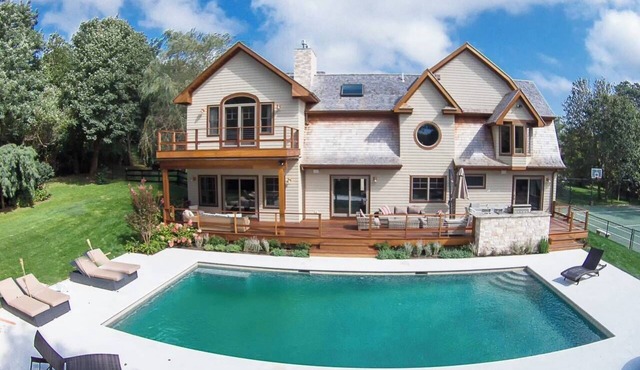 Spacious 5 bedroom Family House with Heated Pool and Padel Court