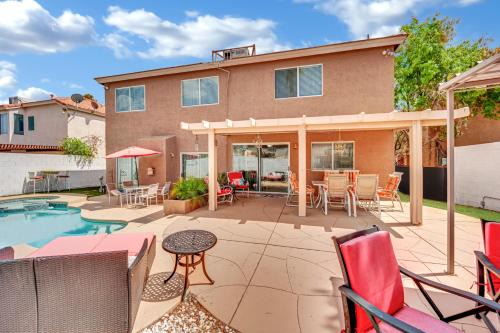 Spacious 6-bedroom house in Las Vegas