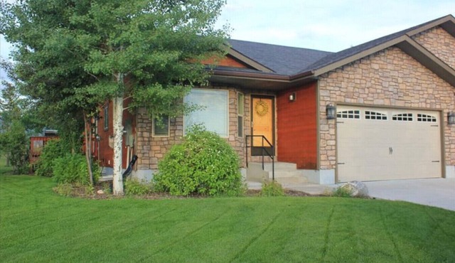 Spacious 6 Br Townhome Near Ski Hill Road