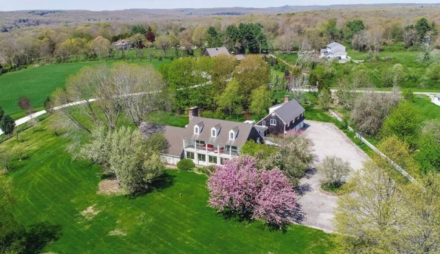 Spacious 7-bedroom house Stonington with amazing views.