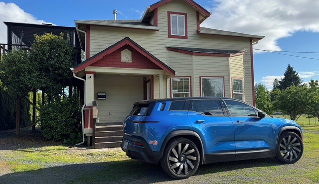 Spacious, Accessible Hillsboro Retreat – Deck, Grill & Family-Friendly Comfort