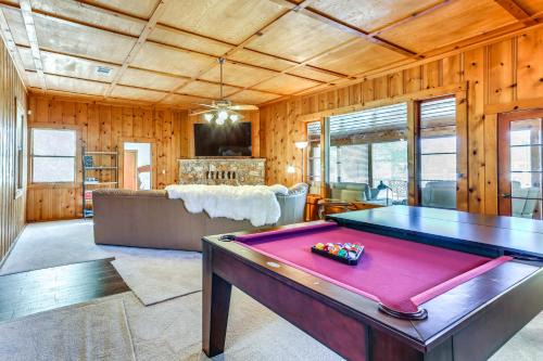 Spacious Coarsegold Getaway ~ 34 Mi to Yosemite!