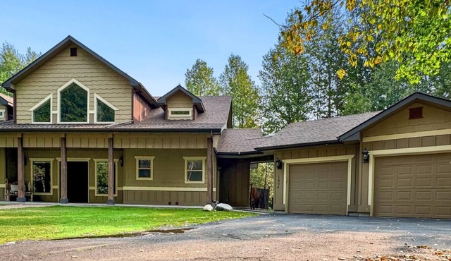 Spacious McCall Cabin | Hot Tub + Cozy Fireplaces