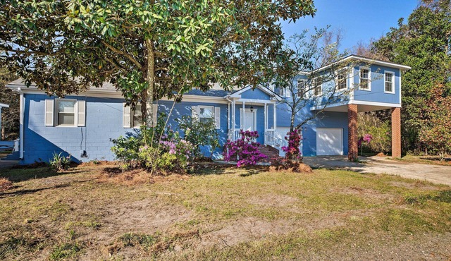 Spacious Mount Pleasant Home: 5 Mi to Beach