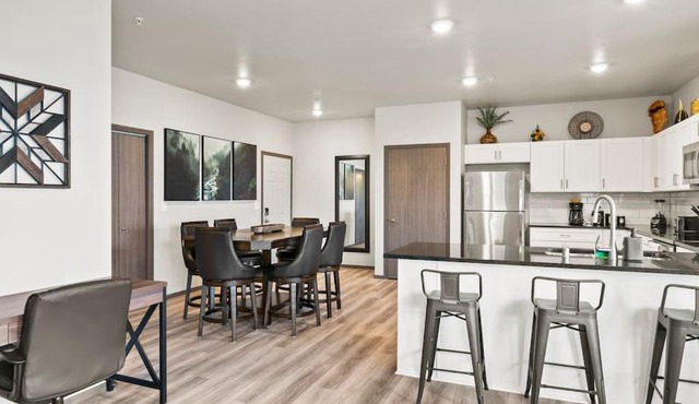 Spacious NEW 2 bed 2 bath apt by Downtown Spokane
