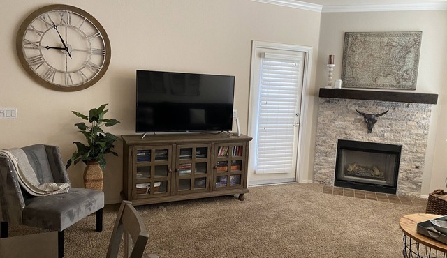 Spacious North Scottsdale Condo with garage just steps from the pool!