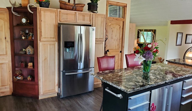 Spacious one bedroom plus Bungalow off O'Keefe Creek