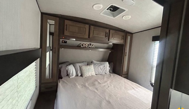 Spacious RV w/ 3BD Setup Toy Hauler Torquinantor Experience @ KHP