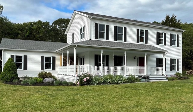 Spacious Stonington Coastal Retreat in between Mystic and Westerly/Watch Hill!