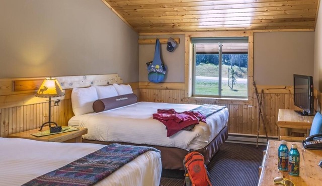 Sparkling Clean! The Phenomenal Untouched Retreat! w/Free Parking!