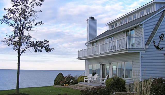 Spectacular Beach House Near Cedar Point in Mitiwanga Beach