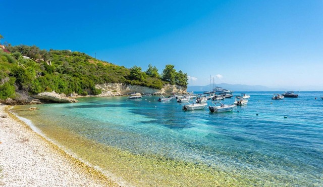 Spiros Jetty House Walk to Beach Sea Views A C Car Not Required - 302