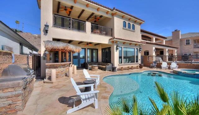 Splash Landing! Dock, Pool & Hot Tub | Riverfront House & Guest