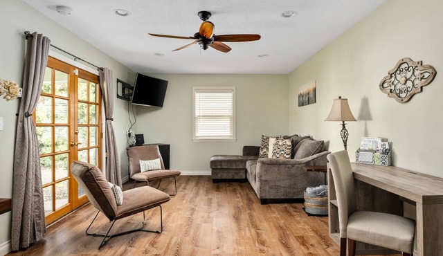 Splendid Location, Single Level, Pet Friendly, Huge Fenced Yard, BBQ, Games, Next to School Fields