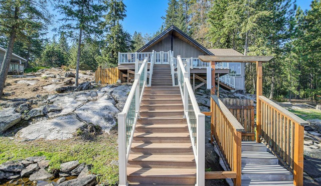 Spokane River Access & Fire Pit: Post Falls Cabin