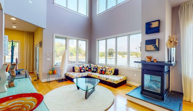Sprawling Waterfront Home with views, Dock and In-Home Theatre