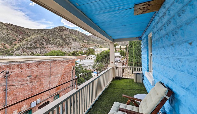 'St Valentine' Apartment w/Balcony in Bisbee