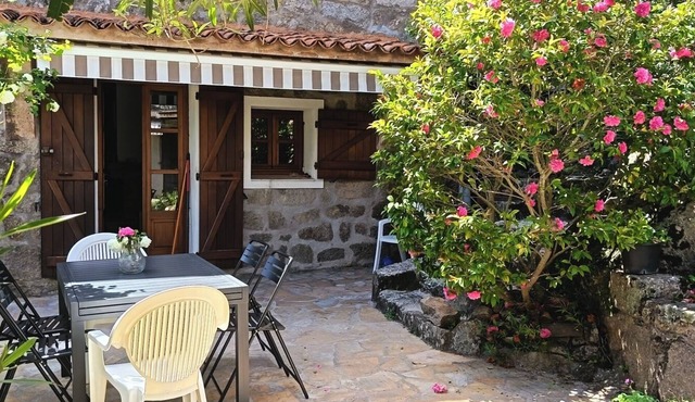 Stone village house in the heart of nature and 15 minutes from the beaches
