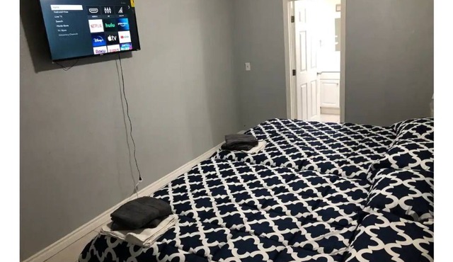 Studio 2 Bd Close to Nellis AFB 18 Min to Strip...