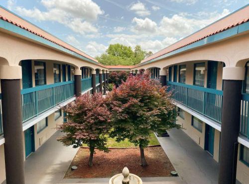 Studio 6 Extended Stay - Savannah, GA - Gateway & I-95
