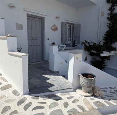 Studios Eleni I