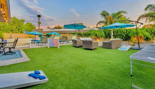 Stunning Modern Remodel Near Old Town, New Heated Pool, Spa & Fire Pit HUGE YARD