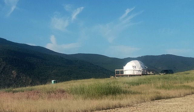 Stunning Off-Grid Dome with Spectacular Views for a Unique Glamping Getaway in Montana