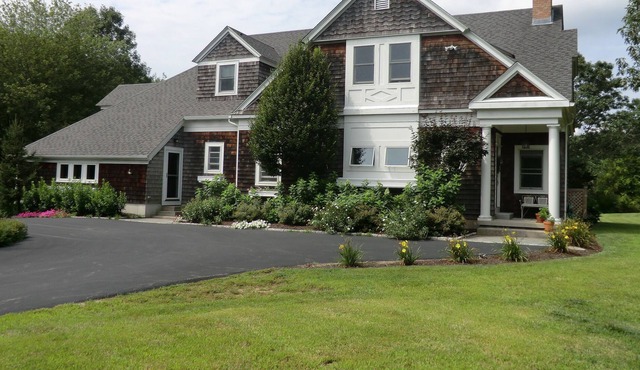 Stunning, Private, Upscale-Close to Narragansett and South Kingstown Beaches