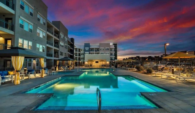 Stunning Westgate CozySuites by stadium w/pool 10