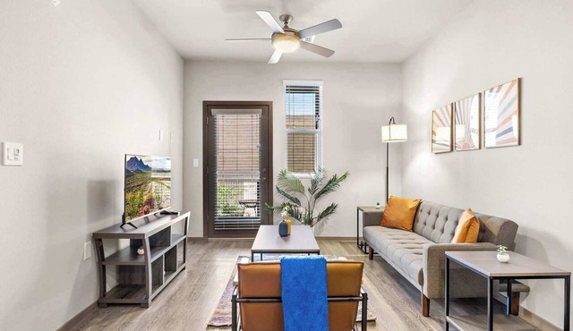 Stunning Westgate CozySuites by stadium with pool 12