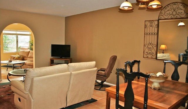 Stylish, Comfy 1450 Sq. Ft. Townhome with Saltillo Tile & Sunny AZ Room