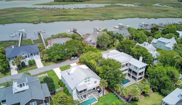 Sullivans Local! | 1307 Cove Avenue by AvantStay | Pool + Outdoor Living